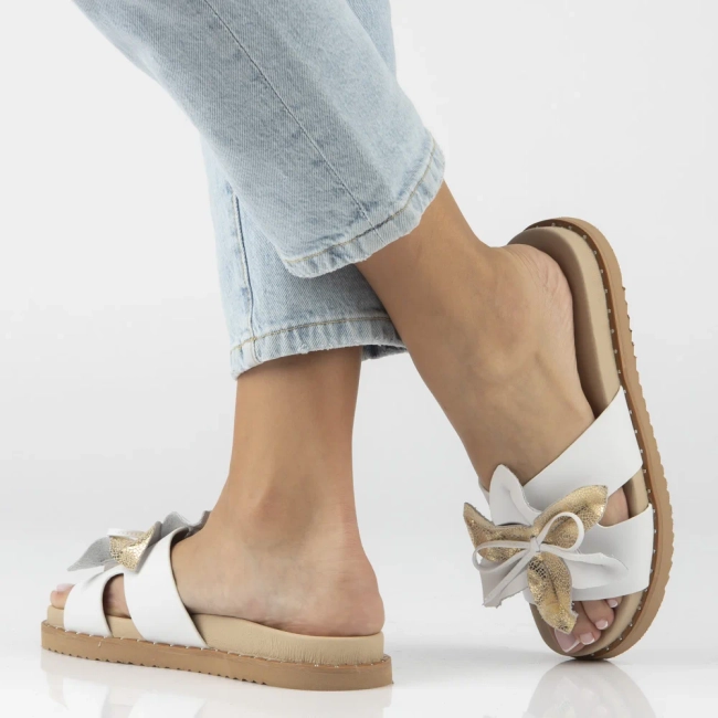 Bílé kožené pantofle Filippo DK7638/26 WH