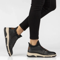 Černé kožené kotníkové boty Rieker L5651-00