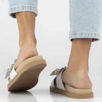 Bílé kožené pantofle Filippo DK7638/26 WH