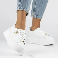 Bílé kožené sneakersy Filippo DP6246/25 WH