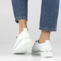 Bílé kožené tenisky na platformě Filippo DP7589/26 WH 