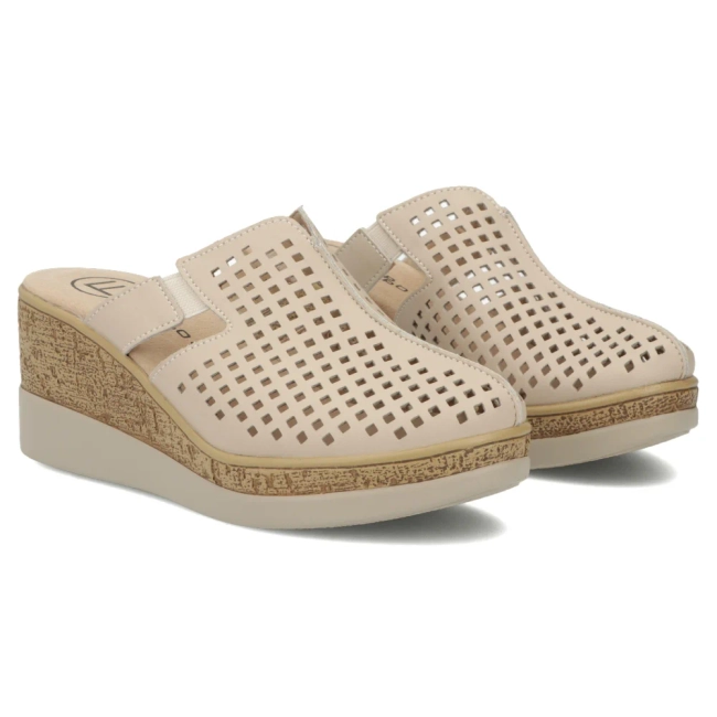Béžové kožené pantofle Filippo DK6818/26 BE