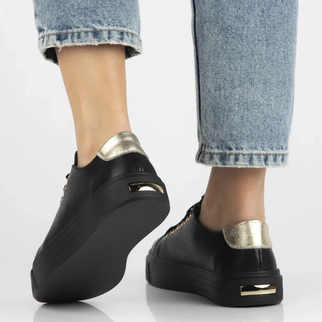 Černé kožené sneakersy Filippo DP6854/25 BK