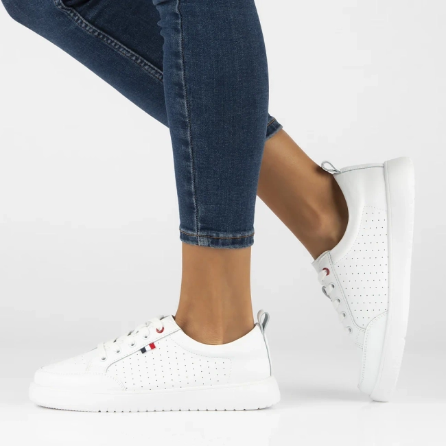 Bílé kožené polobotky Filippo DP6127/24 WH
