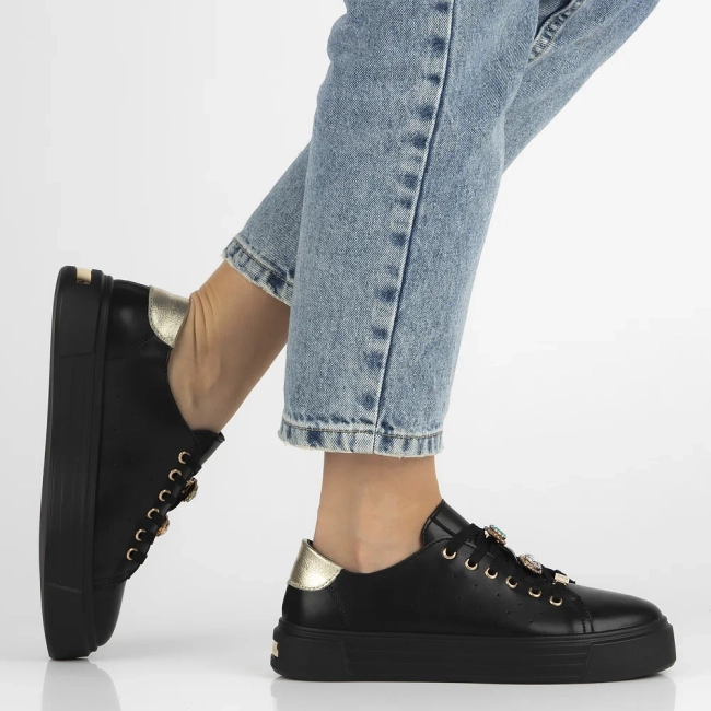 Černé kožené sneakersy Filippo DP6854/25 BK
