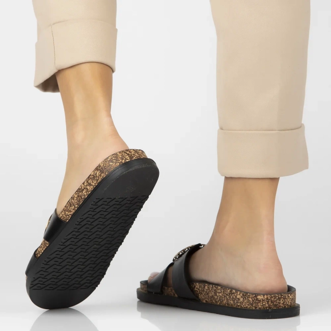 Černé pantofle Filippo DK6972/26 BK