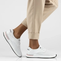 Bílé kožené polobotky Filippo DP6022/24 WH