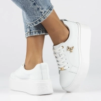Bílé kožené sneakersy Filippo DP6246/25 WH