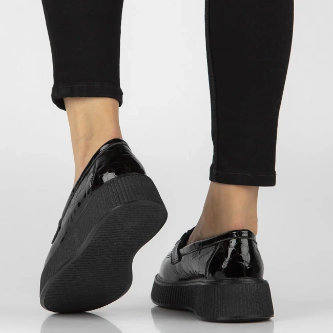 Černé kožené polobotky na platformě Filippo DP8294/26 BK