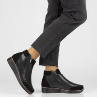 Černé kožené kotníkové boty Filippo DBT3950/26 BK
