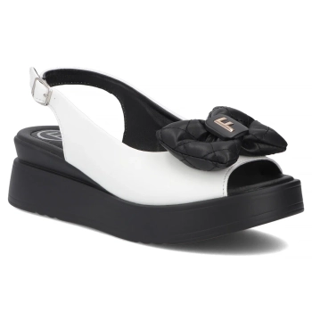 Bílé kožené sandály Filippo DS7805/26 WH
